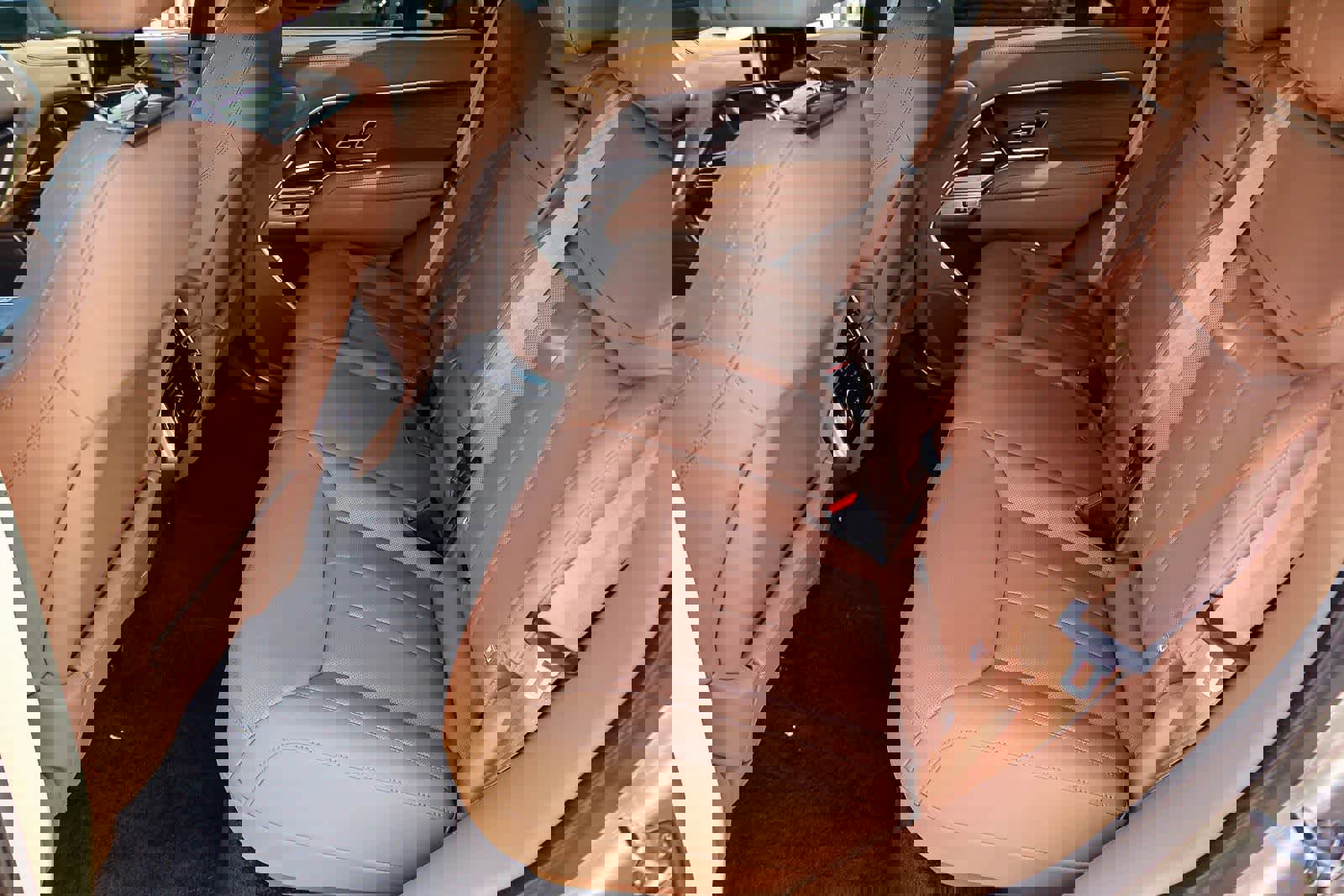 New 2026 Land Rover Range Rover SE image 18