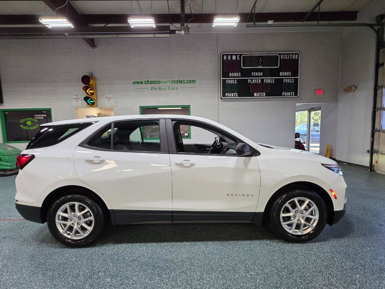 Used 2022 Chevrolet Equinox LS FWD image 5