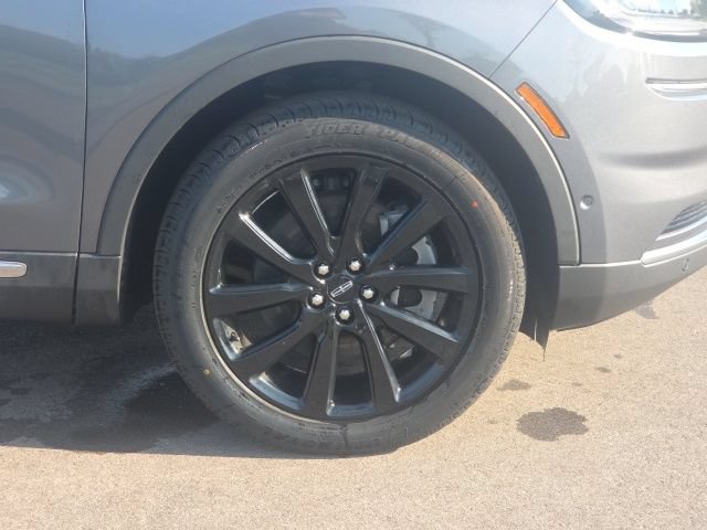 Used 2023 Lincoln Nautilus Reserve AWD/4WD image 6