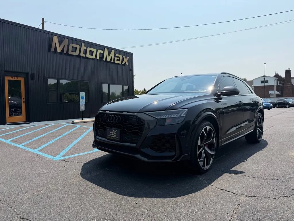 Used 2021 Audi RS Q8 w/ Carbon Optic Package AWD/4WD image 1