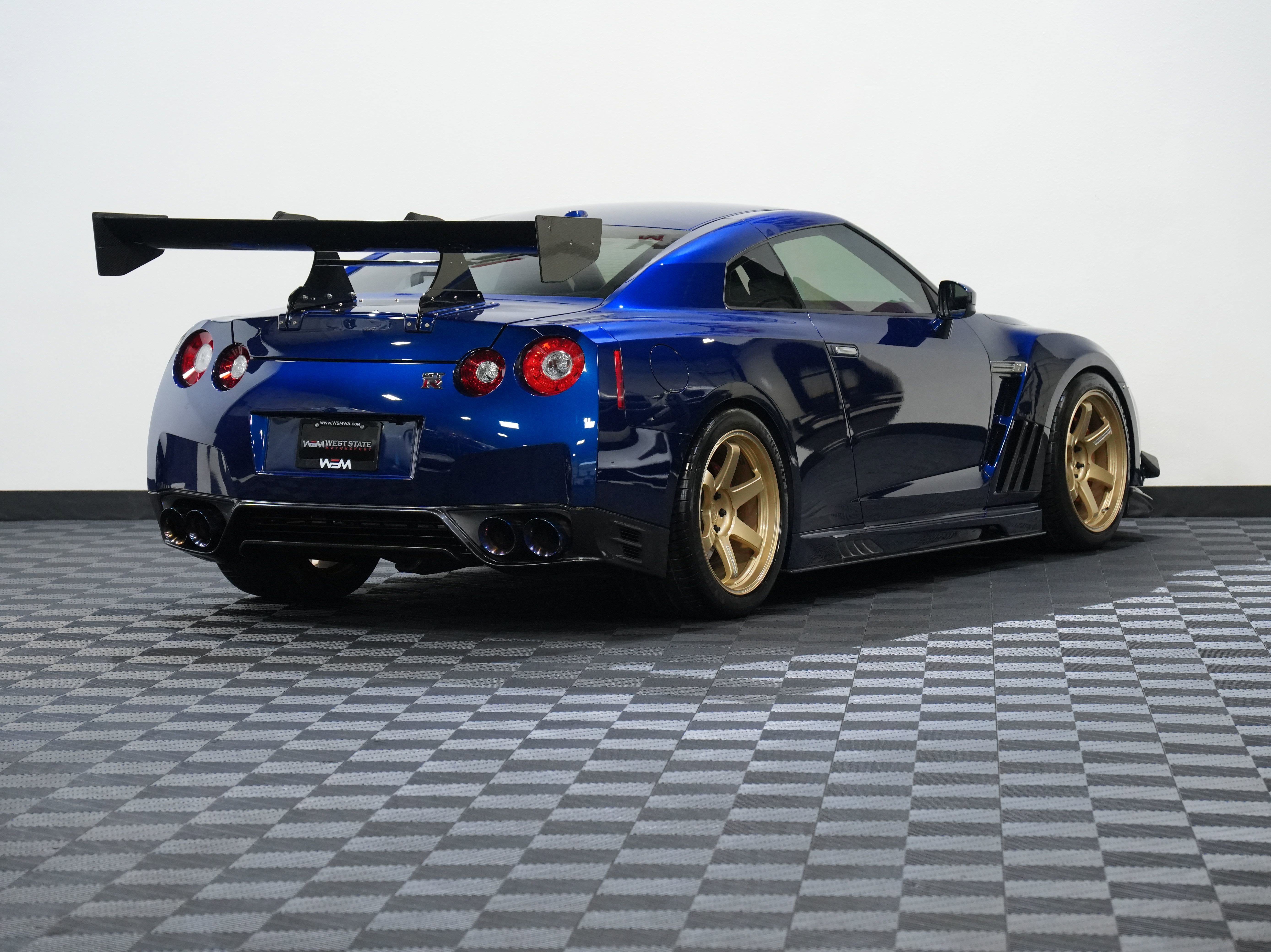 Used 2014 Nissan GT-R Premium AWD/4WD image 6