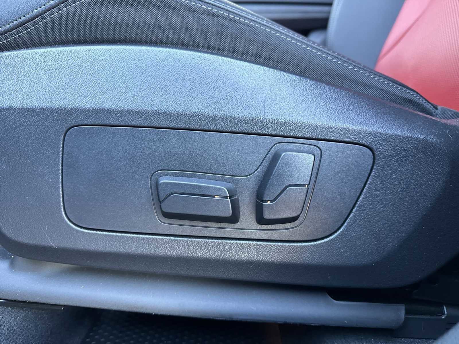 Used 2025 BMW X1 xDrive28i image 16