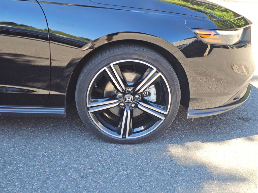 Used 2023 Honda Accord Sport image 9