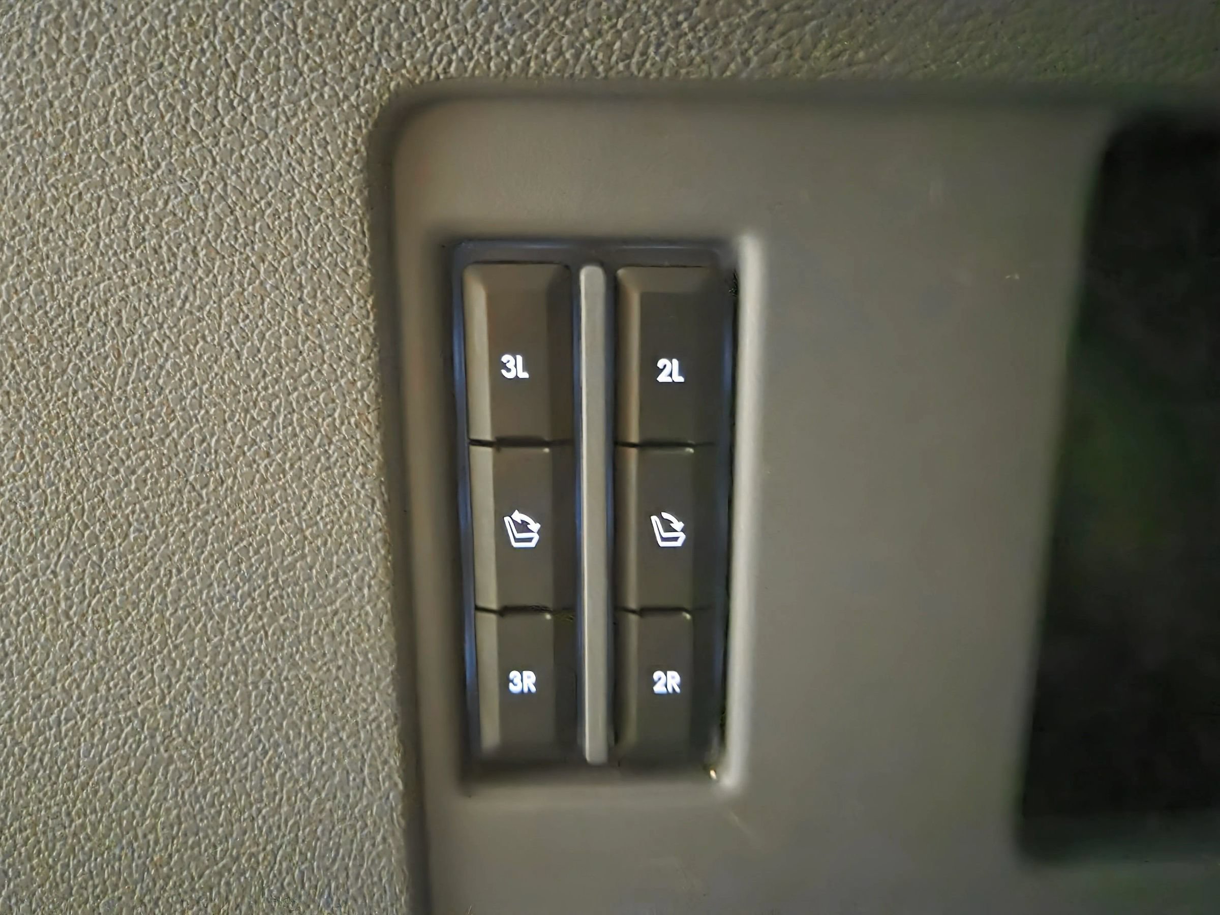Used 2021 Lincoln Navigator L Reserve RWD image 40