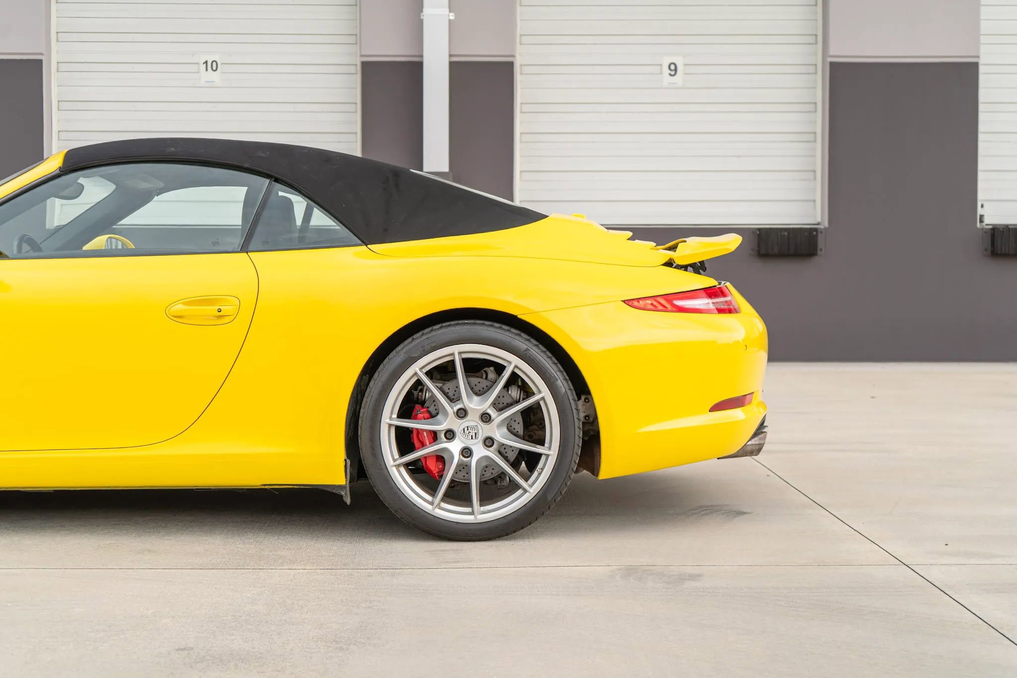 Used 2015 Porsche 911 Carrera S image 31