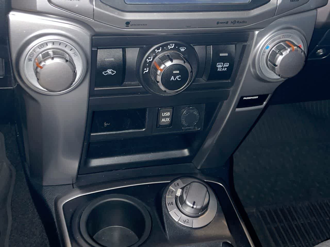 Used 2018 Toyota 4Runner SR5 AWD/4WD image 18