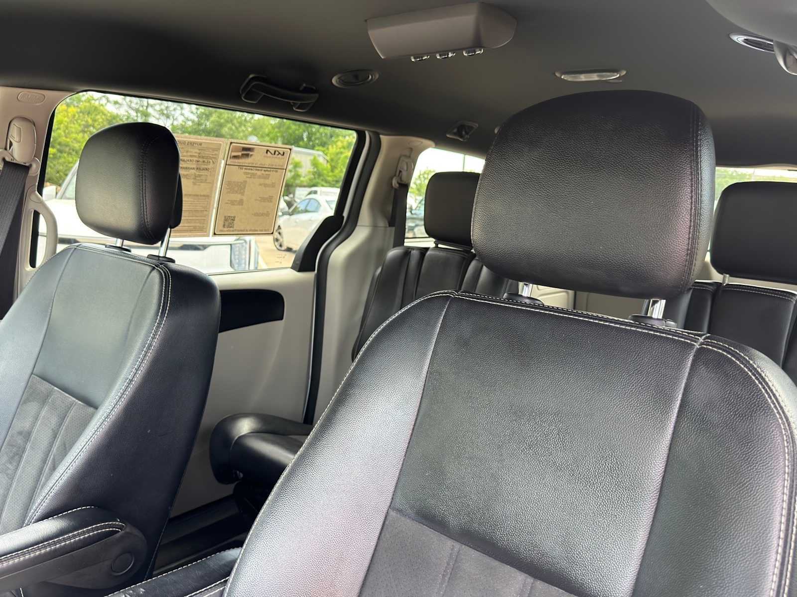 Used 2019 Dodge Grand Caravan SXT FWD image 9