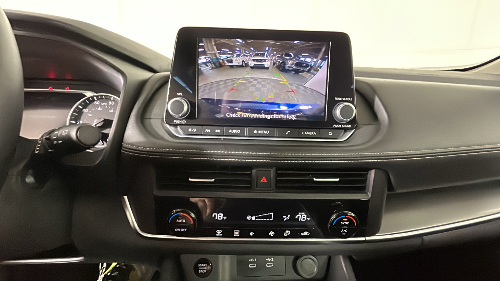 Used 2025 Nissan Rogue SV FWD image 27