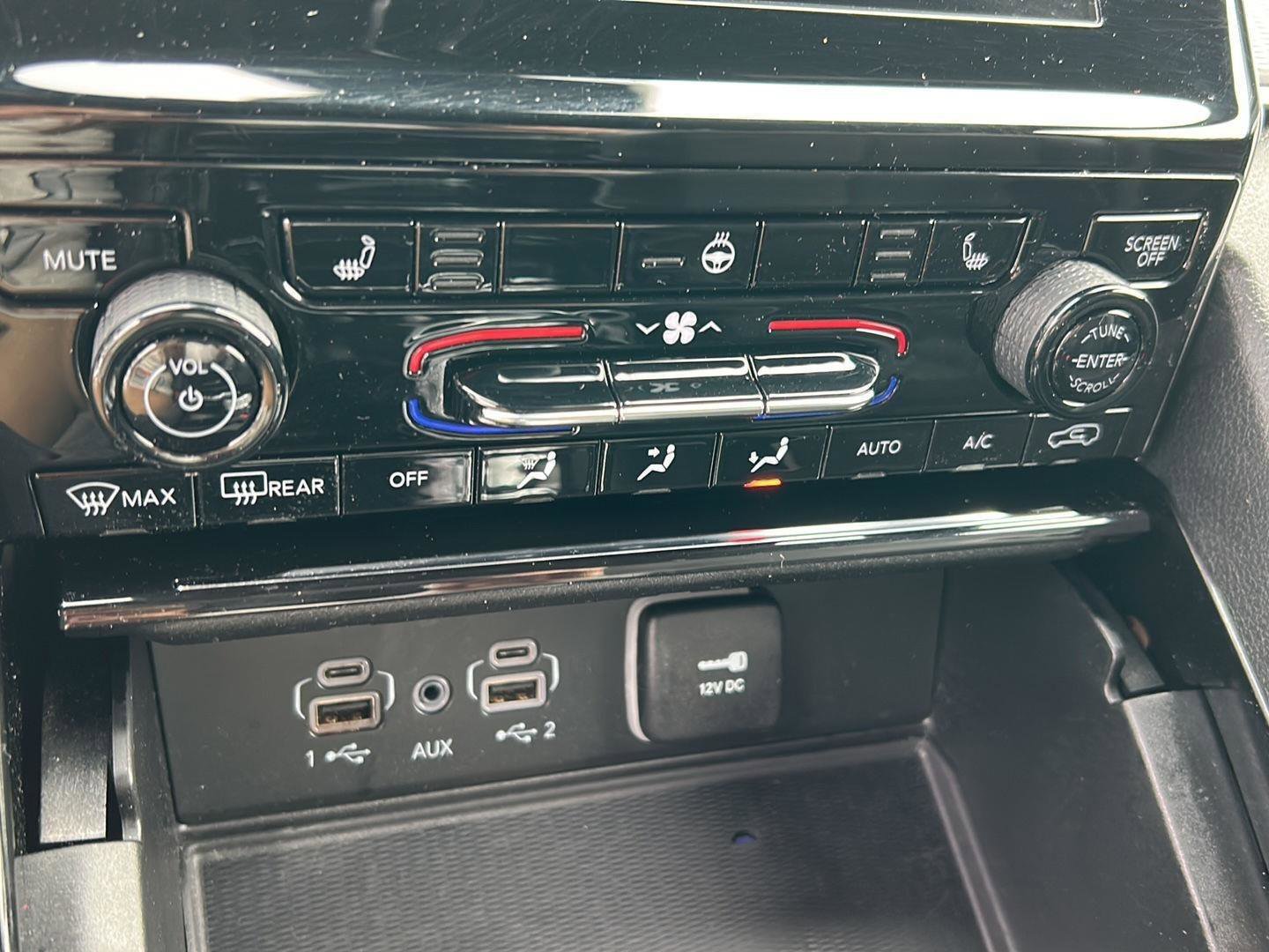 Used 2023 Jeep Grand Cherokee L Laredo image 16