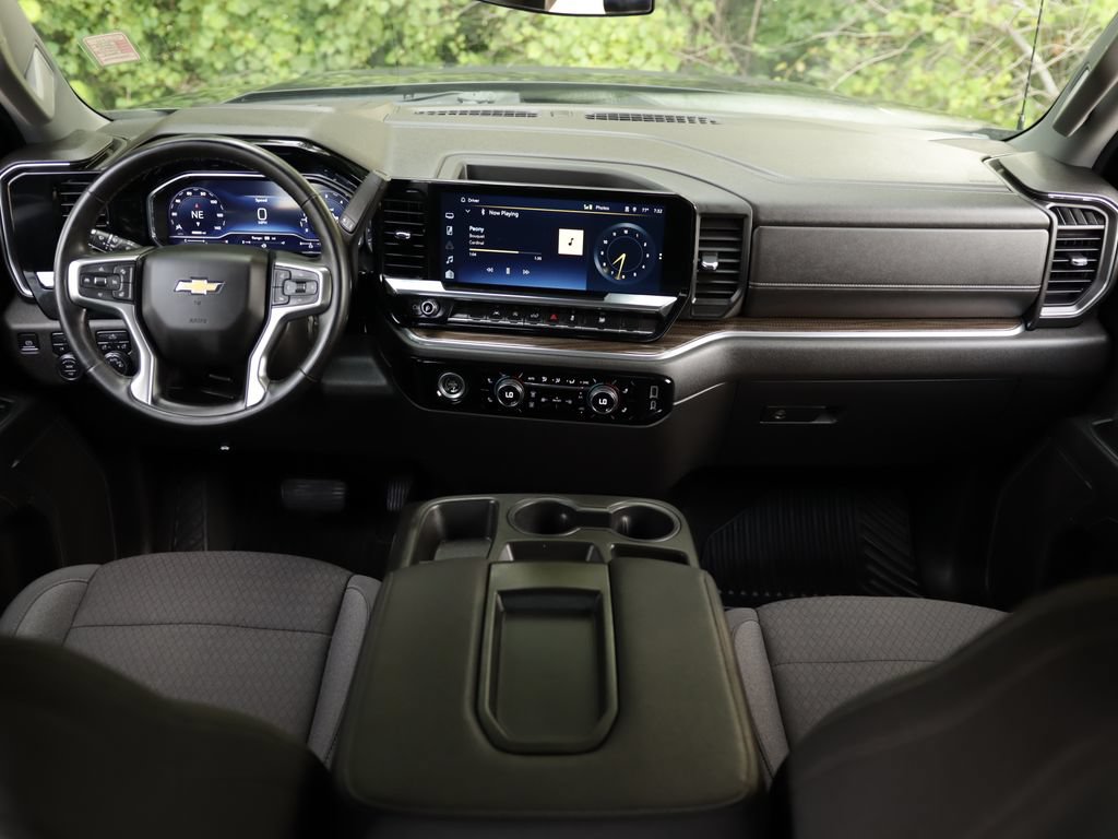 Used 2023 Chevrolet Silverado 1500 LT AWD/4WD image 20