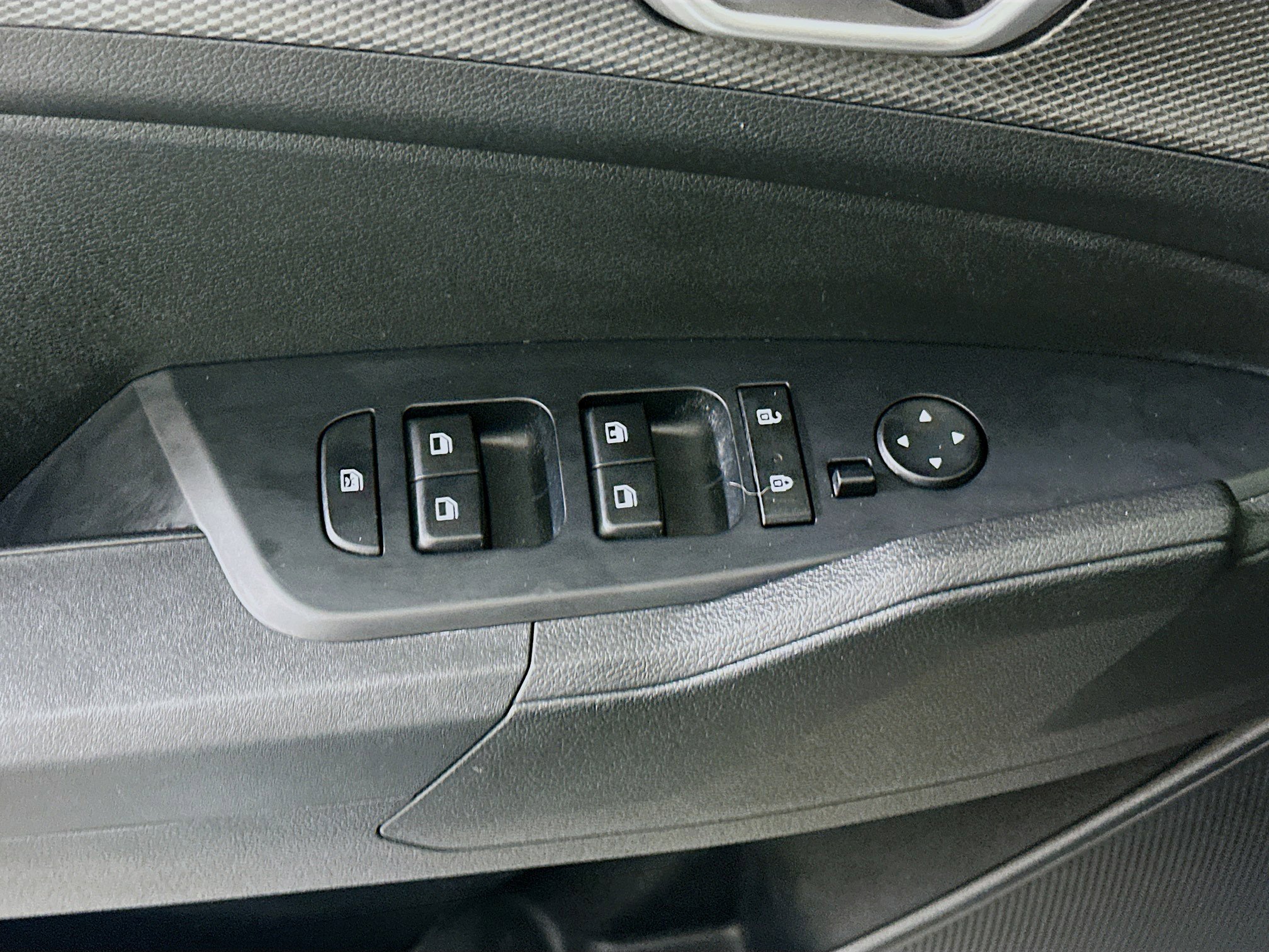 Used 2024 Kia Sportage LX image 15