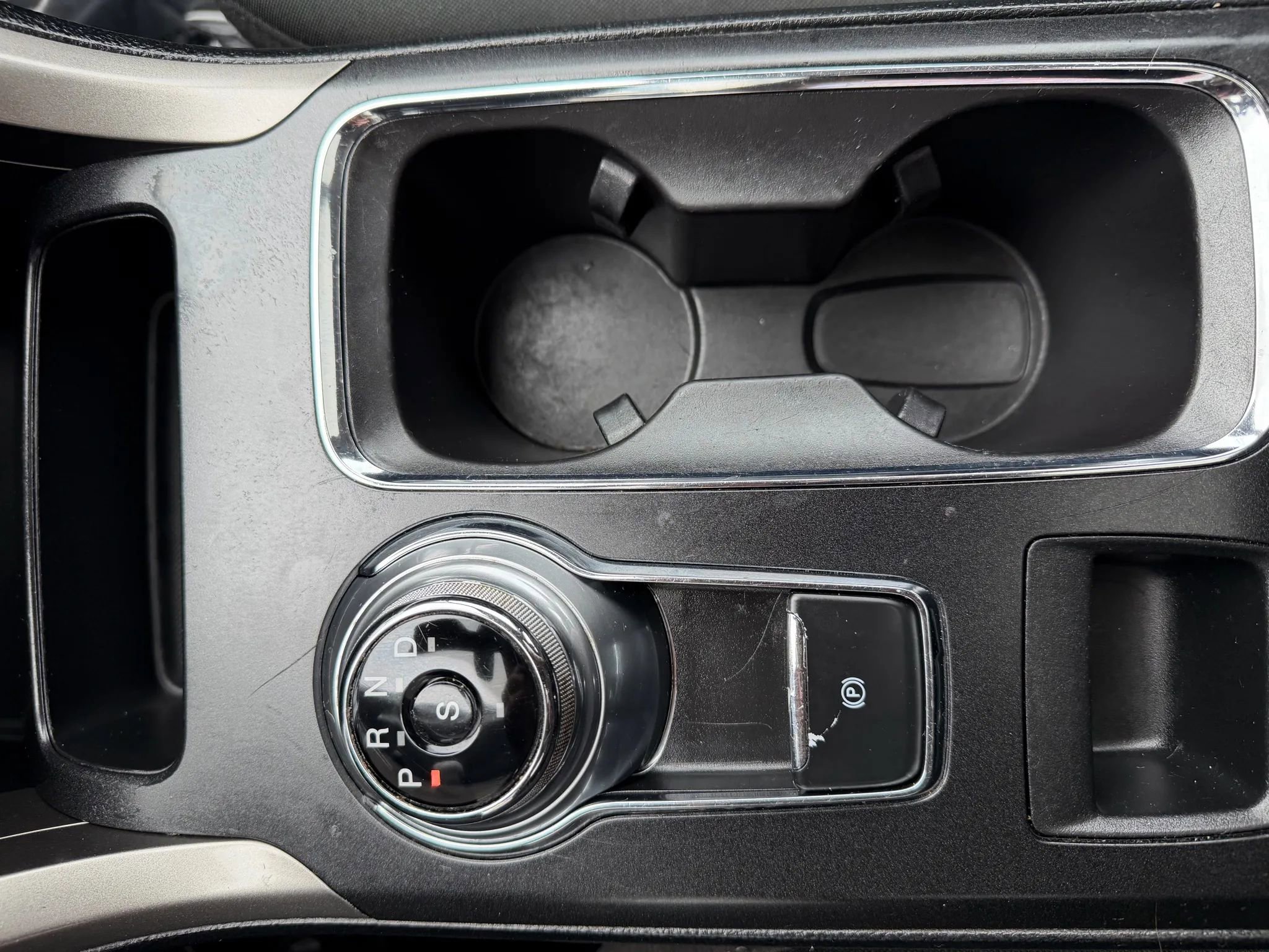 Used 2020 Ford Fusion SE image 18