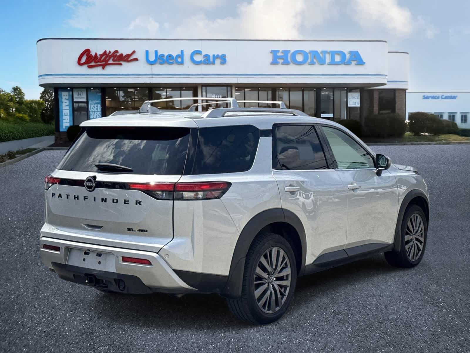 Used 2022 Nissan Pathfinder SL w/ SL Premium Package AWD/4WD image 5