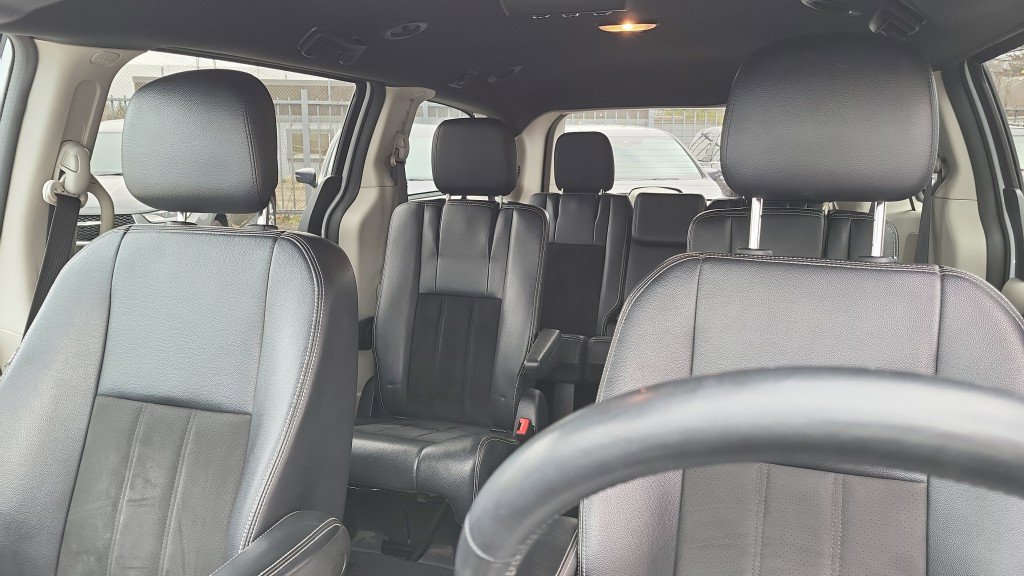 Used 2019 Dodge Grand Caravan SXT image 14