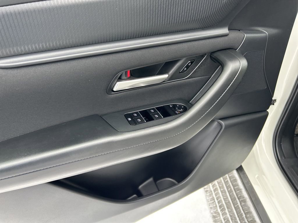 Used 2025 MAZDA CX-90 3.3 Turbo w/ Select Package image 14