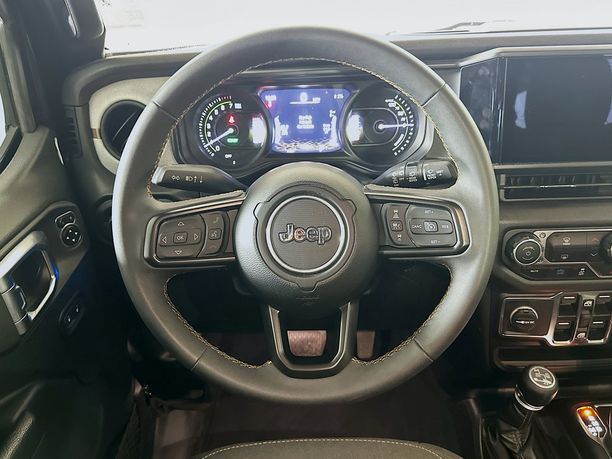Used 2024 Jeep Wrangler Unlimited AWD/4WD image 17