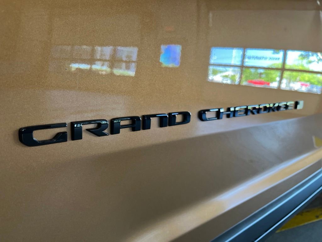 New 2026 Jeep Grand Cherokee Limited w/ Limited Altitude Package AWD/4WD image 52
