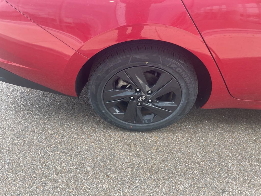 Used 2023 Hyundai Elantra SEL image 10