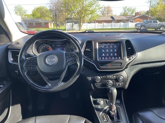 Used 2020 Jeep Cherokee Trailhawk w/ Comfort & Convenience Group AWD/4WD image 3