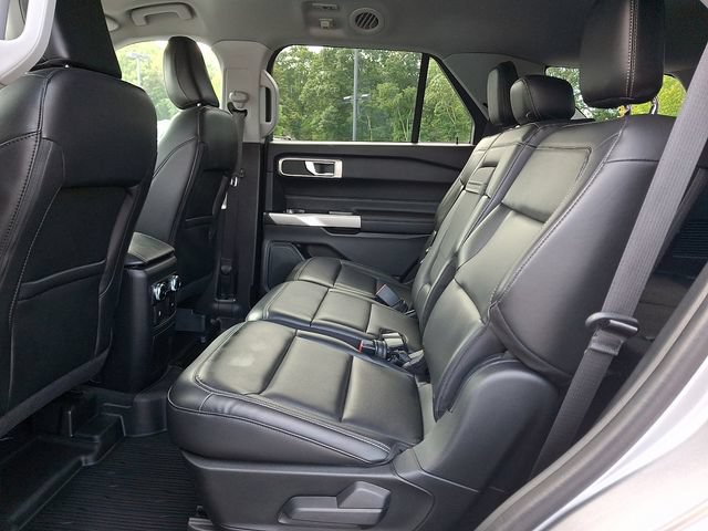 Used 2022 Ford Explorer XLT w/ Equipment Group 202A AWD/4WD image 11