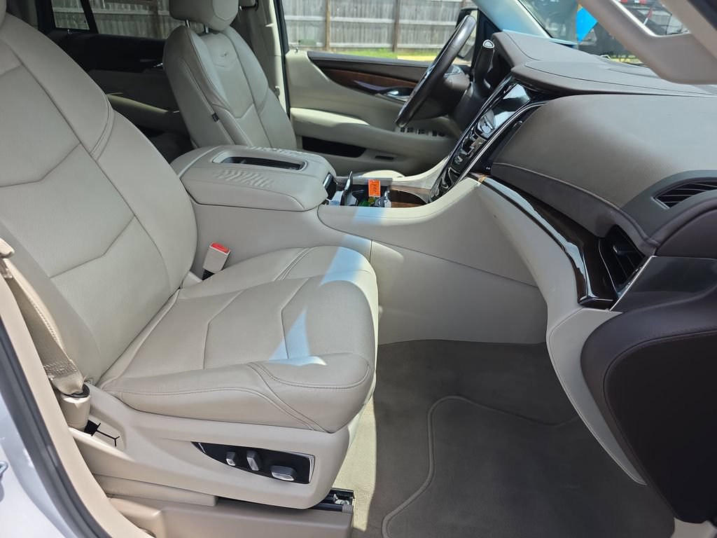 Used 2017 Cadillac Escalade 2WD image 39
