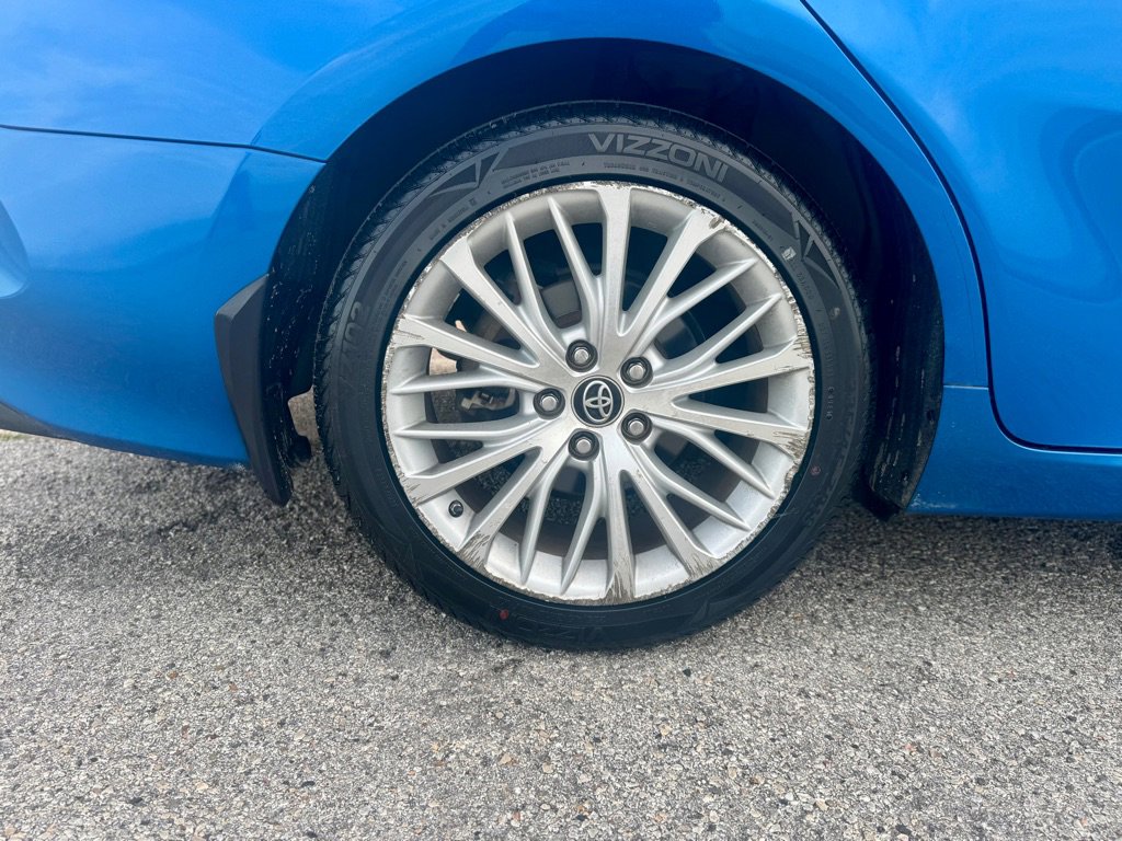 Used 2019 Toyota Camry XLE image 11