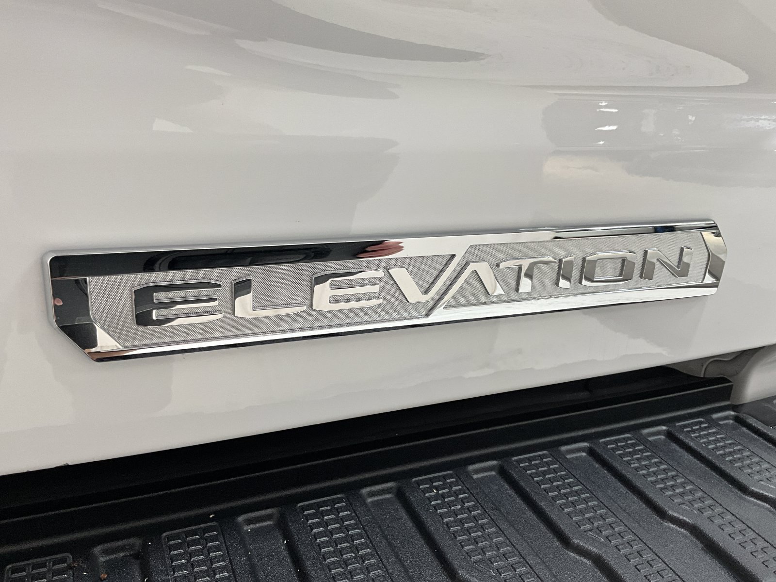 Used 2025 GMC Sierra 1500 Elevation AWD/4WD image 9