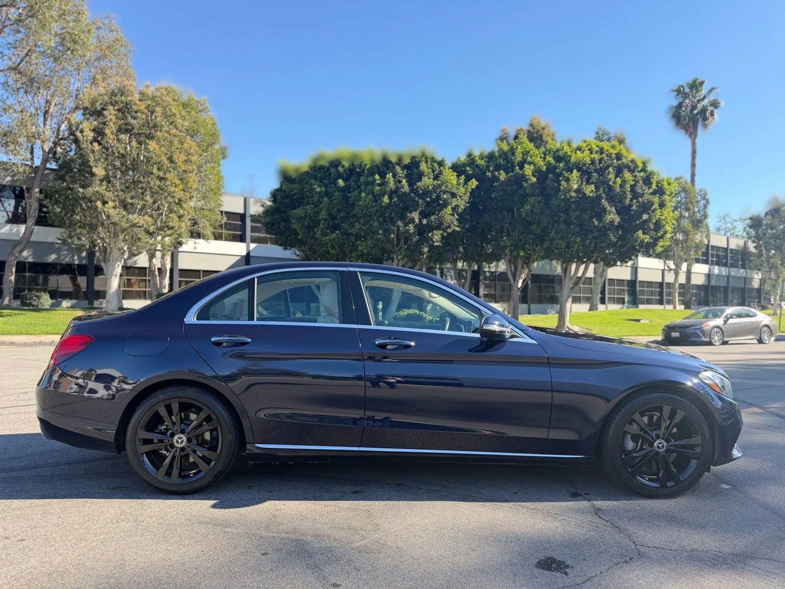Used 2018 Mercedes-Benz C 300 Sedan w/ Premium Package image 12