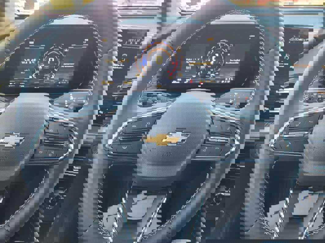 Used 2025 Chevrolet Equinox LT image 11