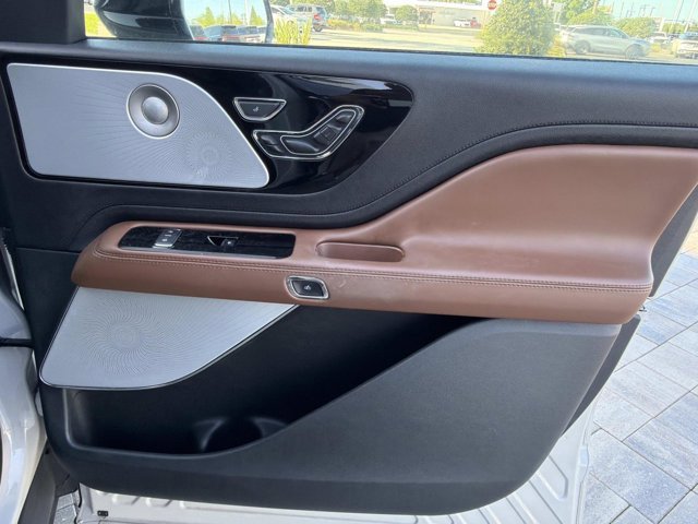 Certified 2023 Lincoln Aviator Reserve w/ Equipment Group 201A image 18