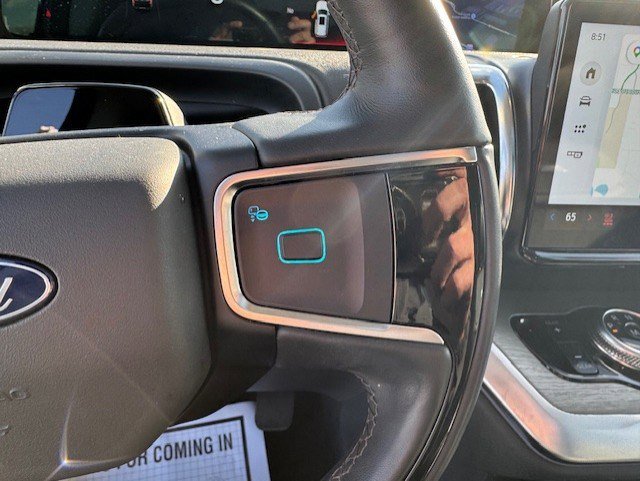 Used 2025 Ford Expedition Platinum w/ Driver's Package image 18