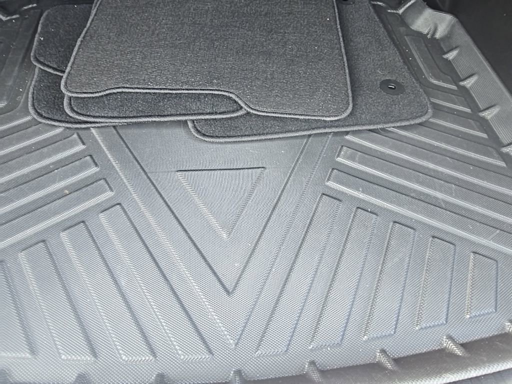 Used 2024 Jeep Compass Limited w/ High Altitude Package image 39