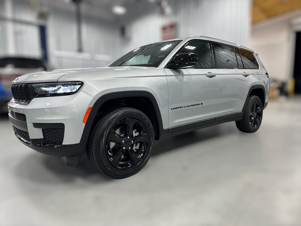 New 2025 Jeep Grand Cherokee L Altitude image 1