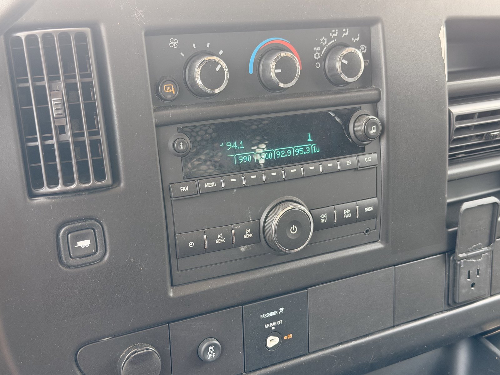 Used 2024 GMC Savana 2500 w/ Driver Convenience Package RWD image 23