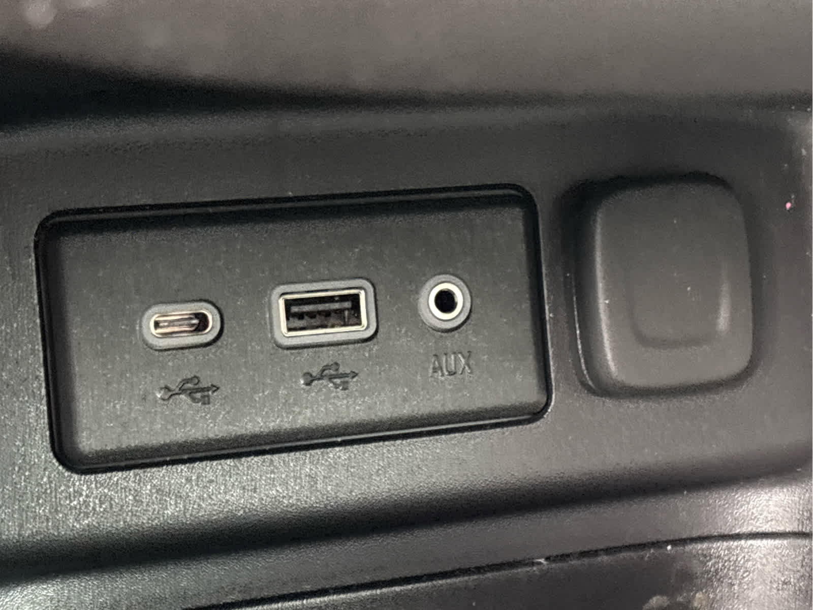 Certified 2024 Chevrolet Equinox RS w/ LPO, Floor Liner Package image 15