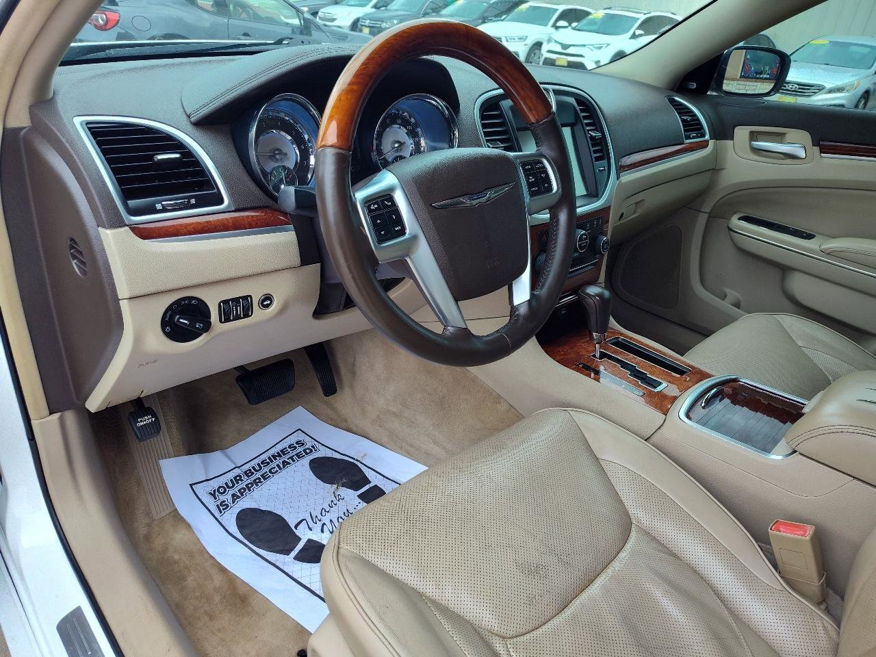 Used 2011 Chrysler 300 Limited w/ Luxury Group RWD image 16