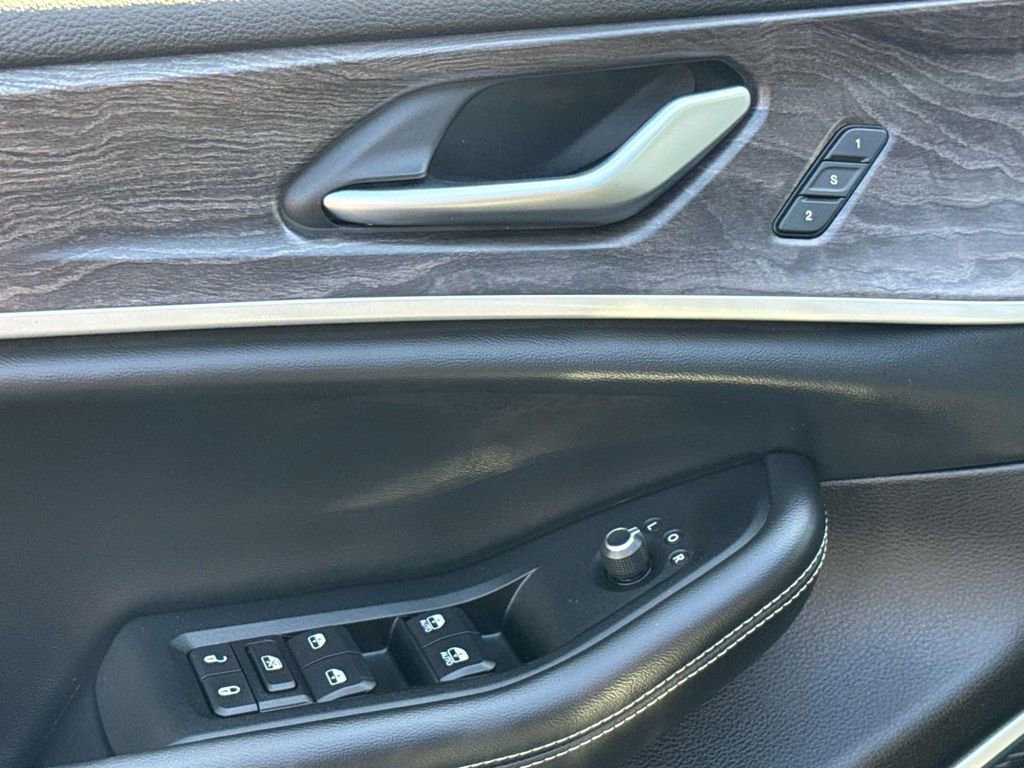 Used 2023 Jeep Grand Cherokee 4WD 4xe image 23