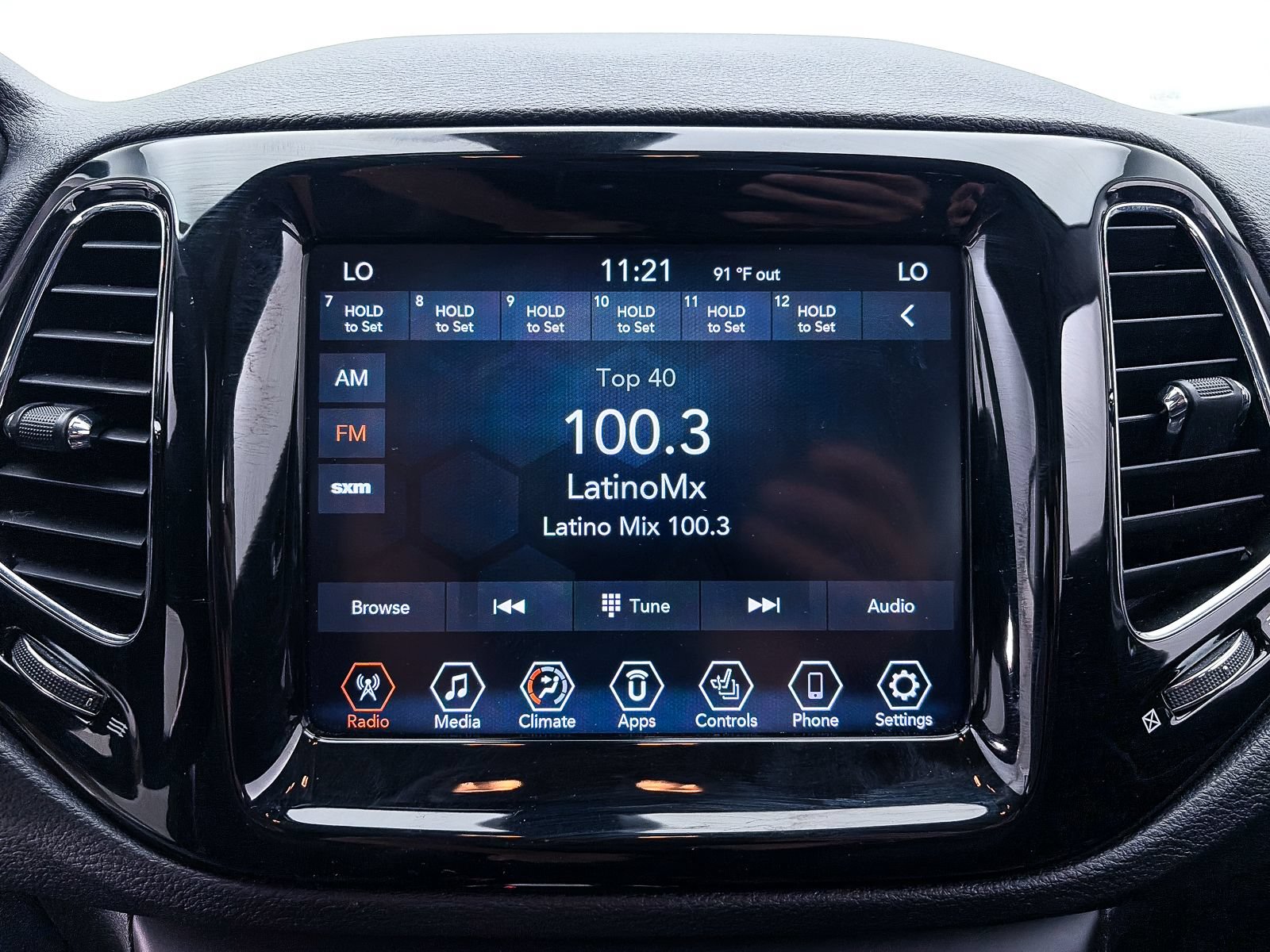 Used 2019 Jeep Compass Limited FWD image 15