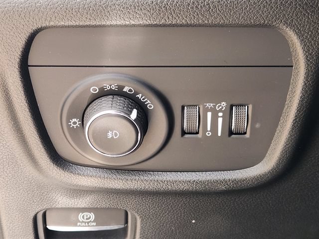 Used 2022 Jeep Grand Cherokee Overland w/ Luxury Tech Group IV AWD/4WD image 20