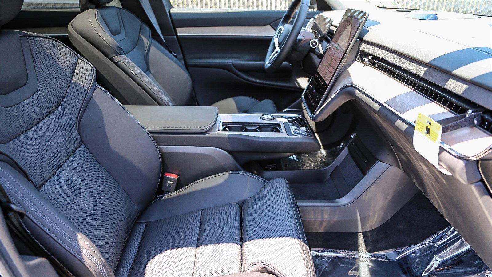 New 2025 Volvo EX90 Ultra image 18