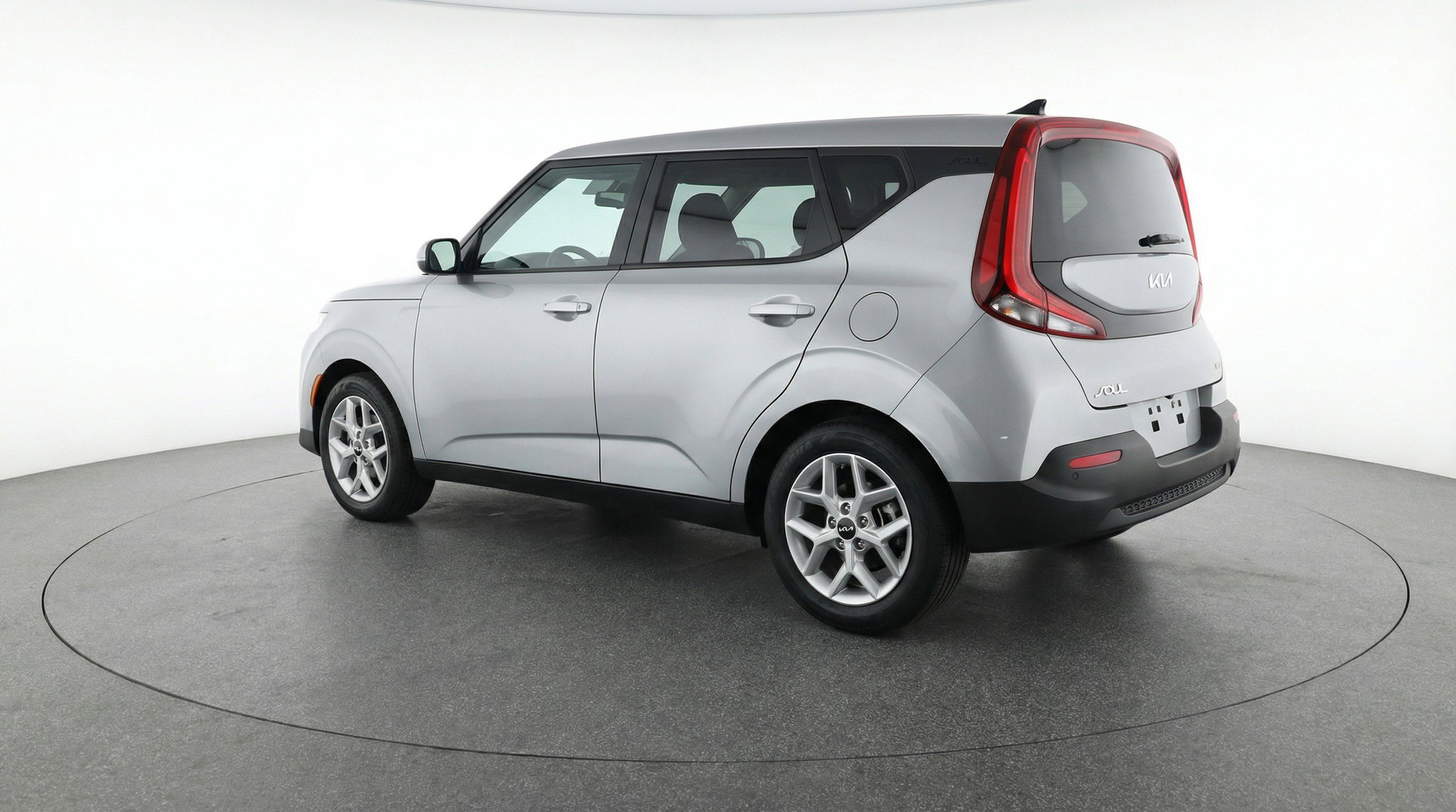 Used 2025 Kia Soul LX w/ LX Technology Package FWD image 6