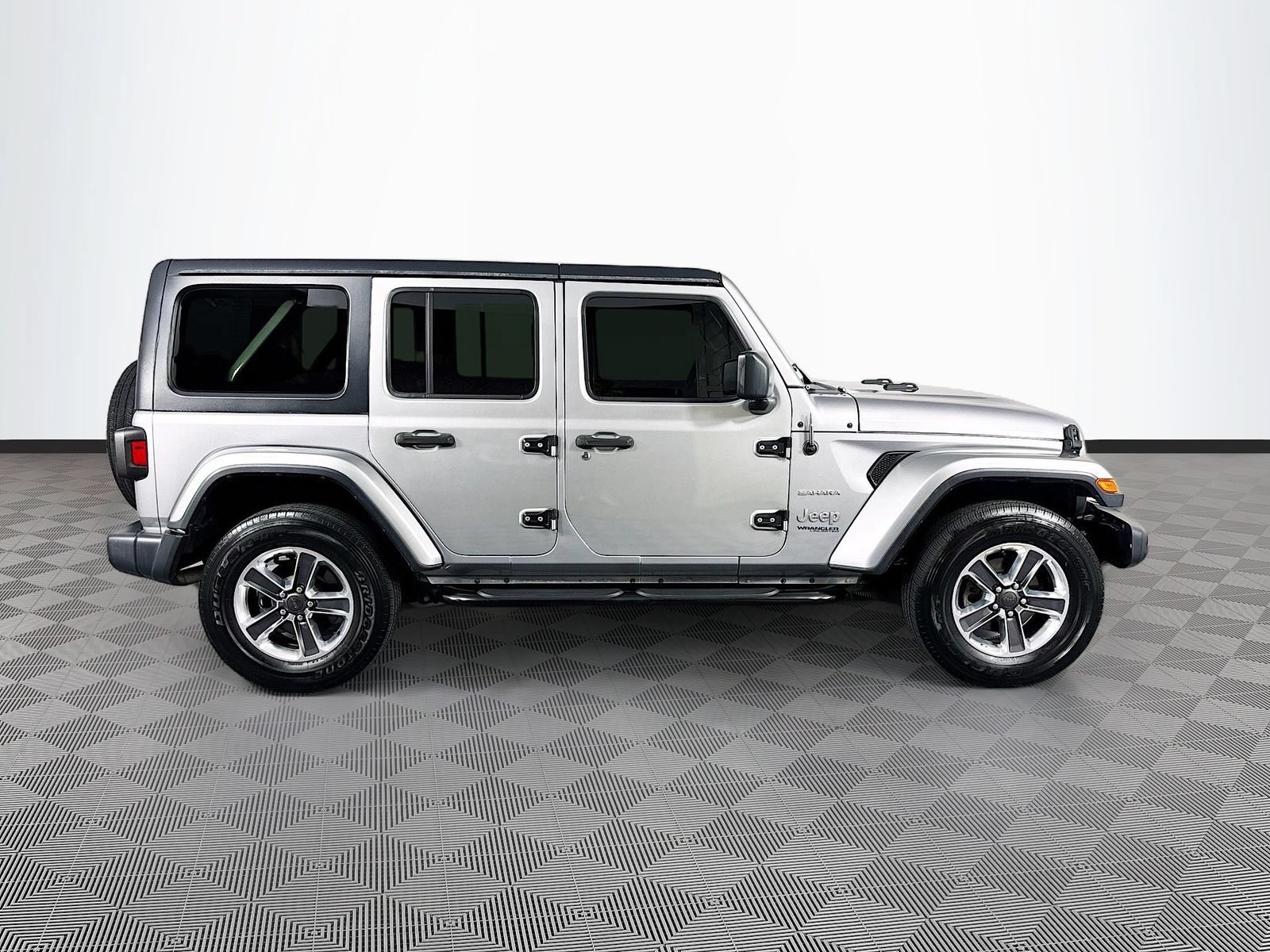 Used 2020 Jeep Wrangler Unlimited Sahara AWD/4WD image 8