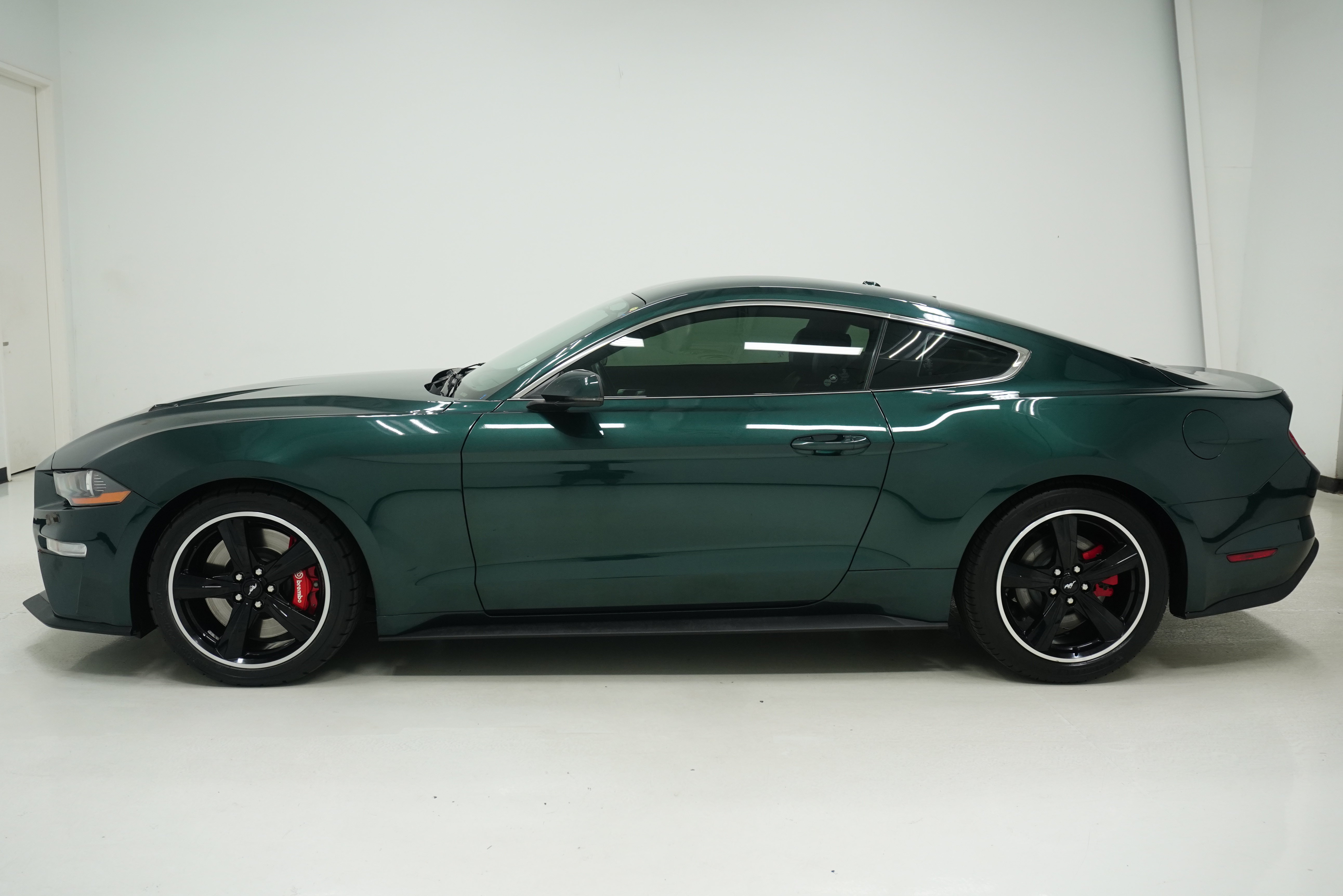 Used 2019 Ford Mustang Bullitt w/ Bullitt Electronics Package RWD image 4