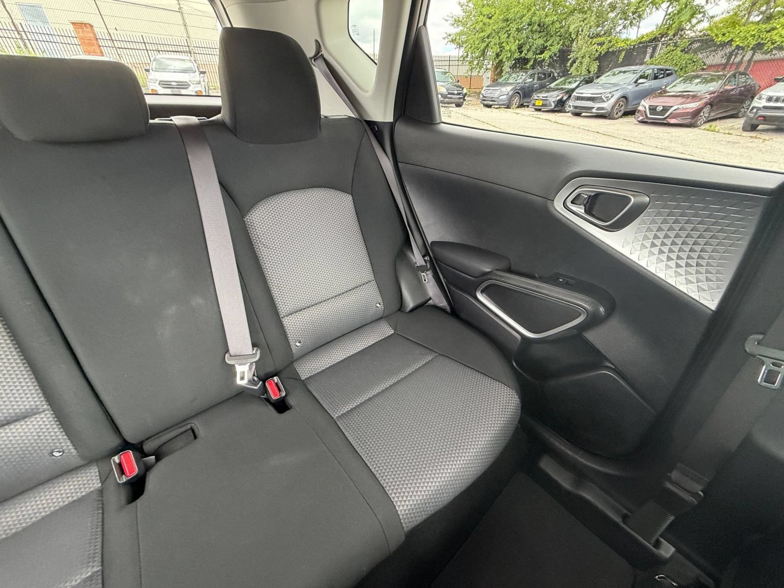 Used 2025 Kia Soul LX w/ LX Technology Package FWD image 36