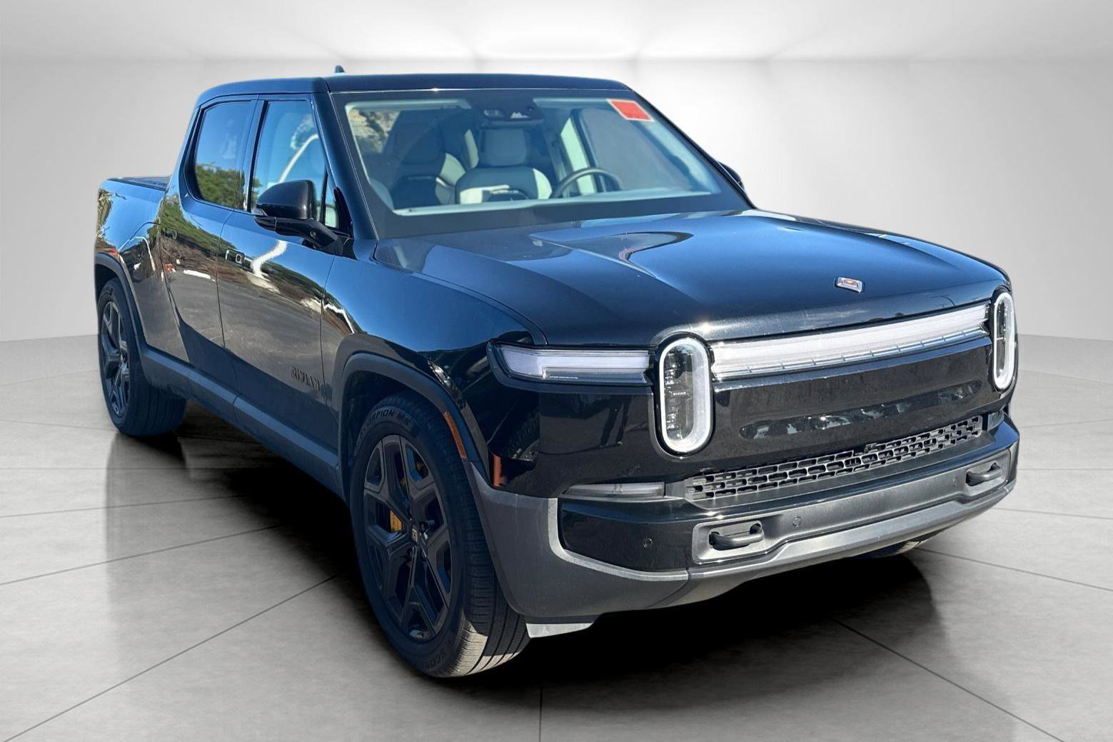 Used 2025 Rivian R1T Premium image 1