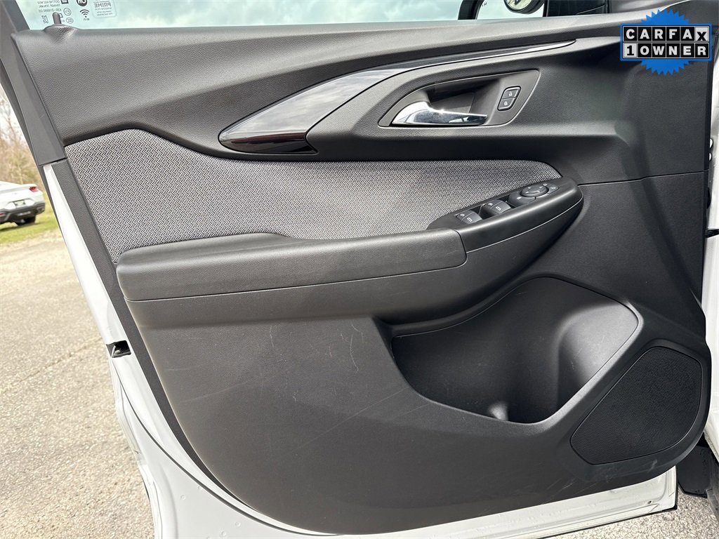 Used 2023 Chevrolet TrailBlazer LT w/ Convenience Package image 9