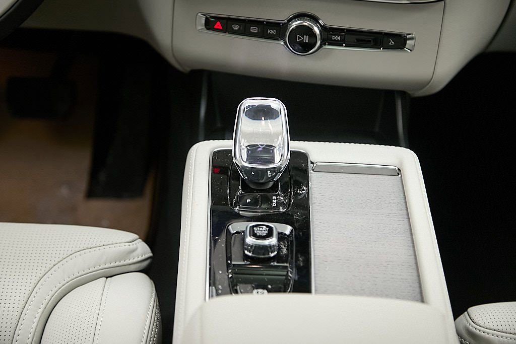 New 2026 Volvo XC90 T8 Ultra w/ Protection Package image 30