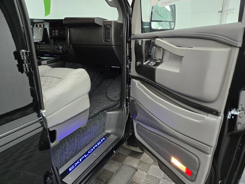New 2024 GMC Savana 2500 image 39