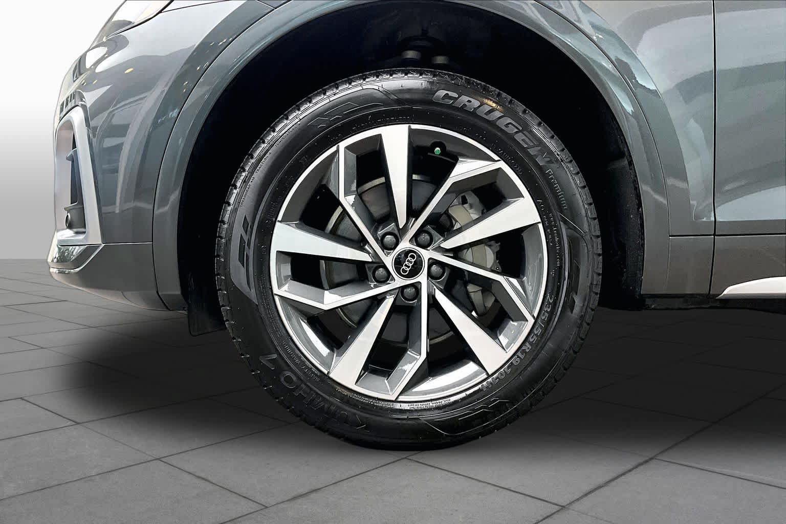 Used 2023 Audi Q5 2.0T Premium Plus w/ Premium Plus Package AWD/4WD image 11