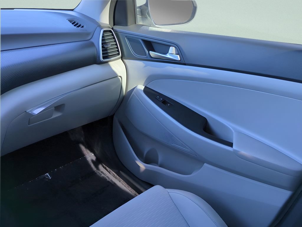 Used 2020 Hyundai Tucson SE w/ Cargo Package FWD image 16
